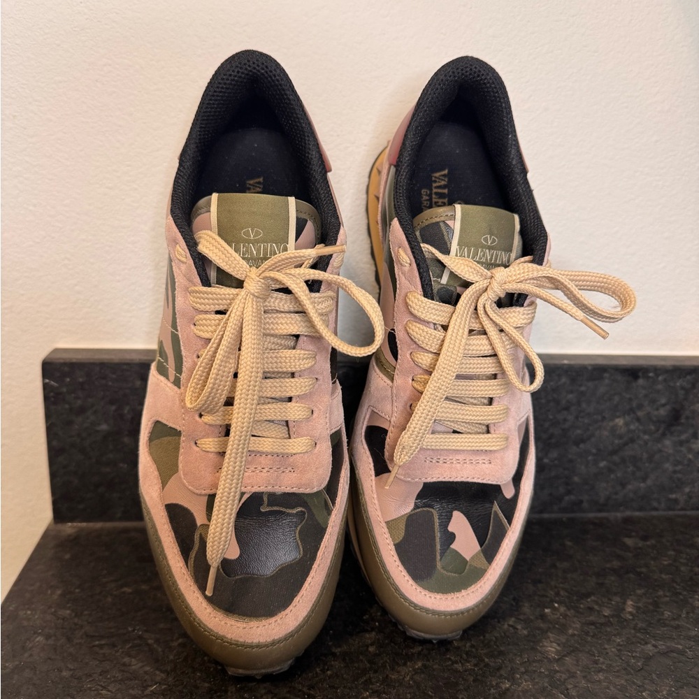 Valentino Garavani Rockrunner Sneakers - Picture 8 of 14